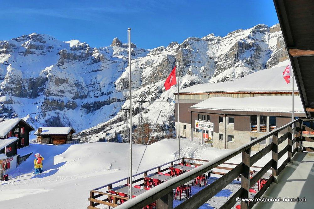Winter auf Torrentalp - Terrasse Restaurant Briand Winter auf Torrentalp - Terrasse Restaurant Briand