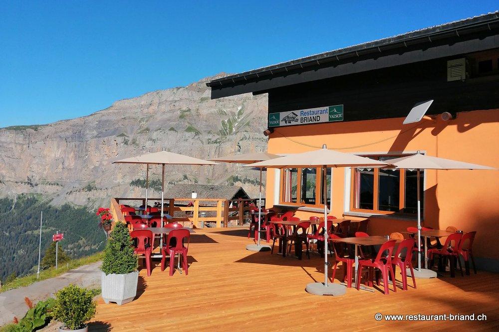 Sommerterrasse auf Torrentalp Sommerterrasse auf Torrentalp
